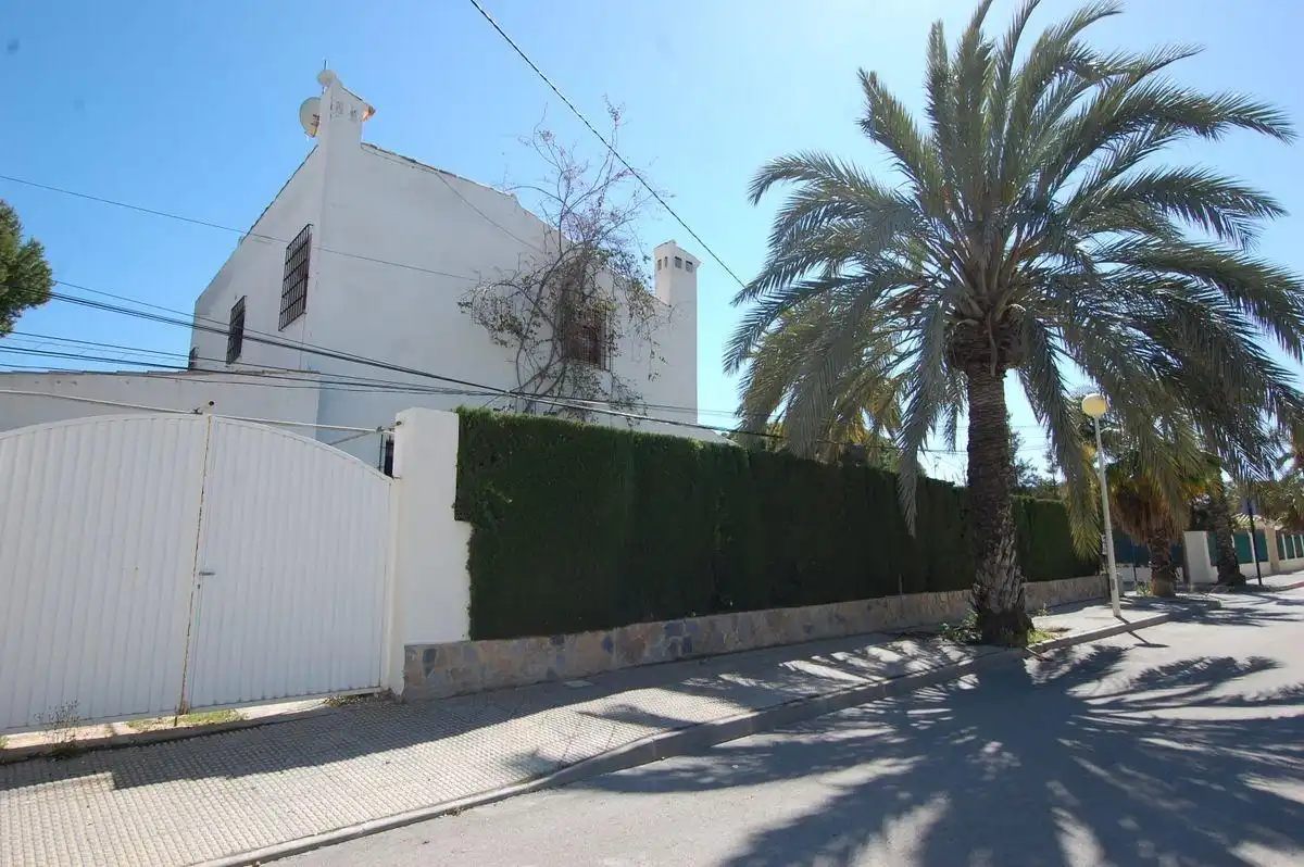 Houses for sale in Cabo Roig