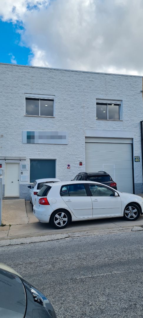 Aparcament de Oficina de lloguer en Alhaurín de la Torre amb Aire condicionat, Calefacció i Internet