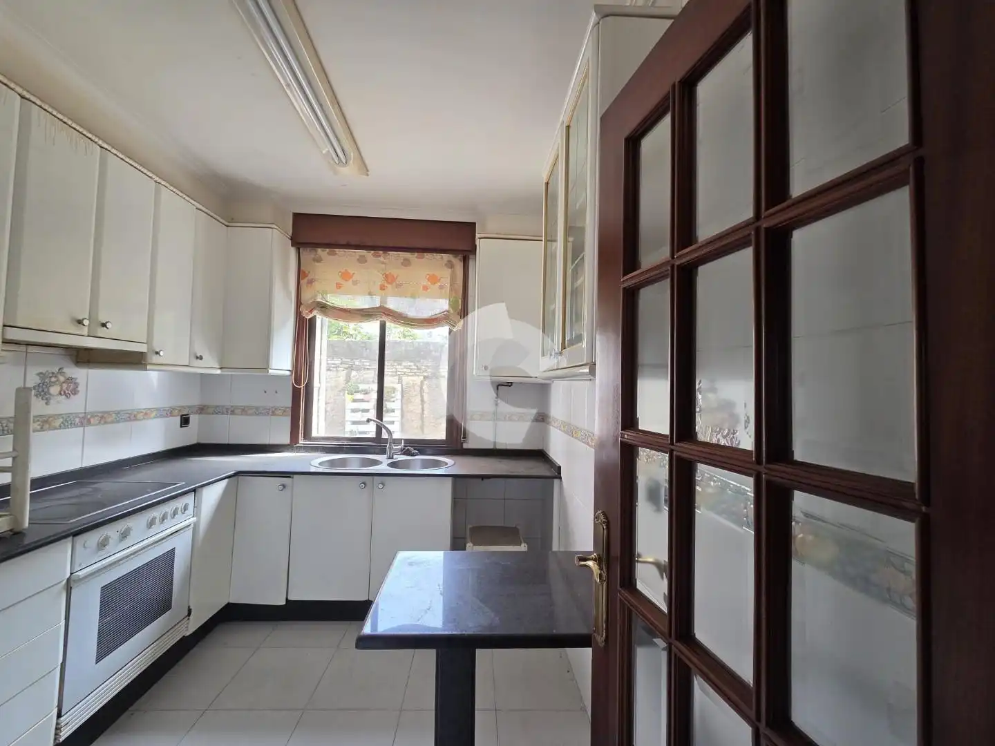 Kitchen of Flat for sale in Vigo 