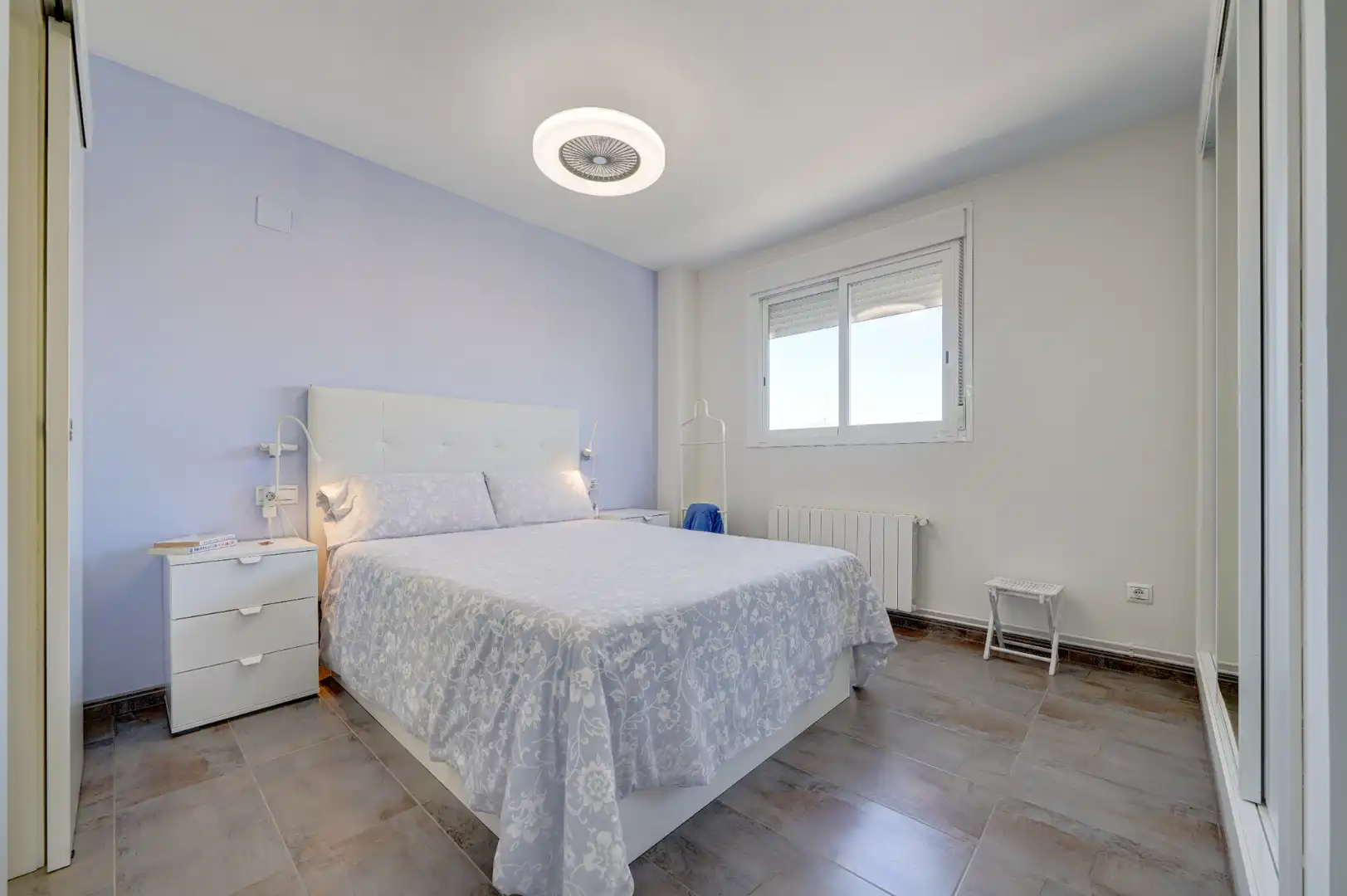 Schlafzimmer von Dachboden zum Verkauf in La Pobla de Farnals mit Klimaanlage, Heizung und Terrasse