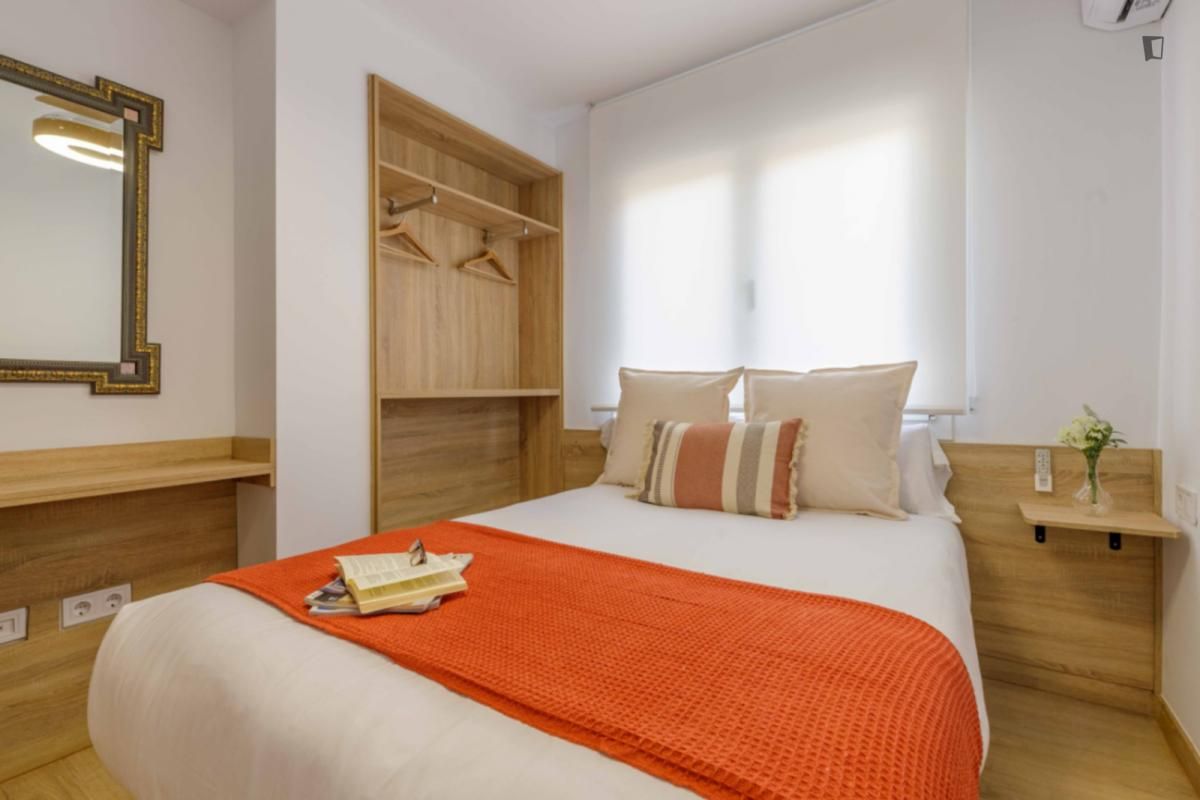 Dormitori de Apartament de lloguer en Málaga Capital amb Aire condicionat, Calefacció i Moblat