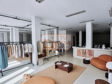 Local comercial en venda a Avenida de Hernán Cortés