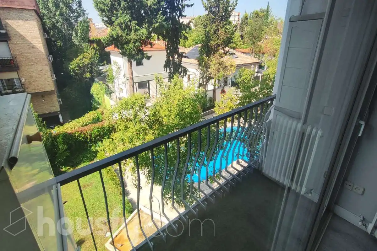 Balcony of Flat for rent in Madrid  with Air Conditioner, Heating and Parquet flooring