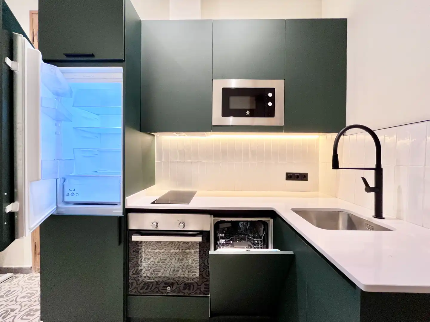 Kitchen of Study for rent in Barcelona  with Air Conditioner, Heating and Terrace