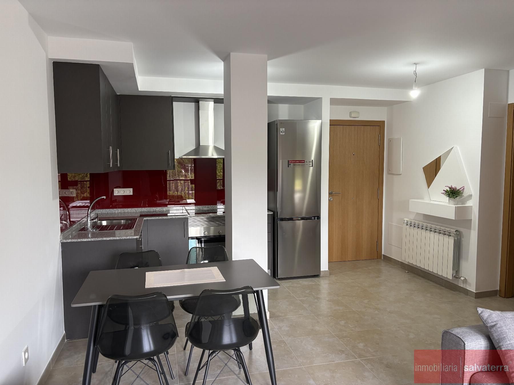 Cuina de Apartament de lloguer en Salvaterra de Miño amb Calefacció, Traster i Moblat