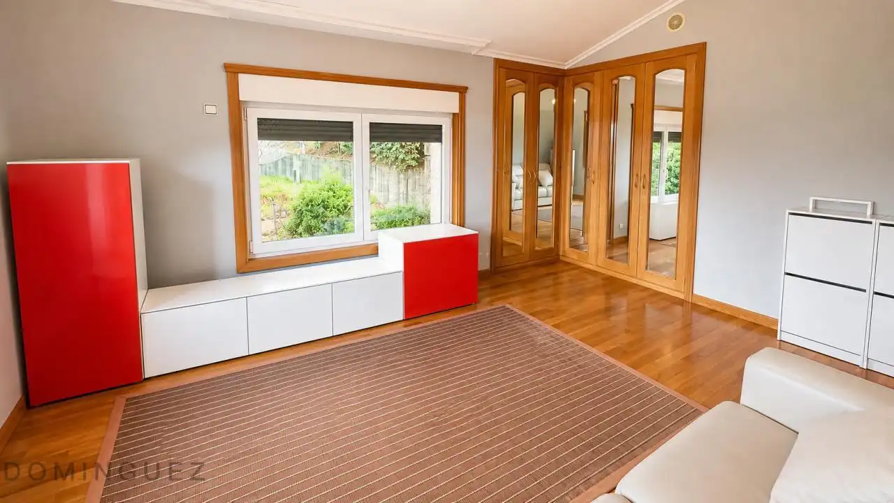Sala de estar de Casa o chalet en venta en Vigo  con Calefacción, Jardín privado y Parquet