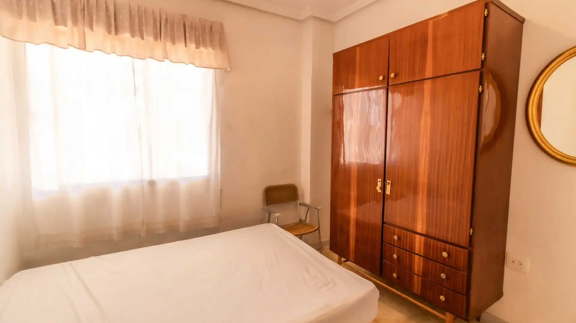 Habitación de Casa o chalet en venta en Elche / Elx con Aire acondicionado, Trastero y Amueblado