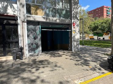 Aparcament en venda a Carrer del Perú 239