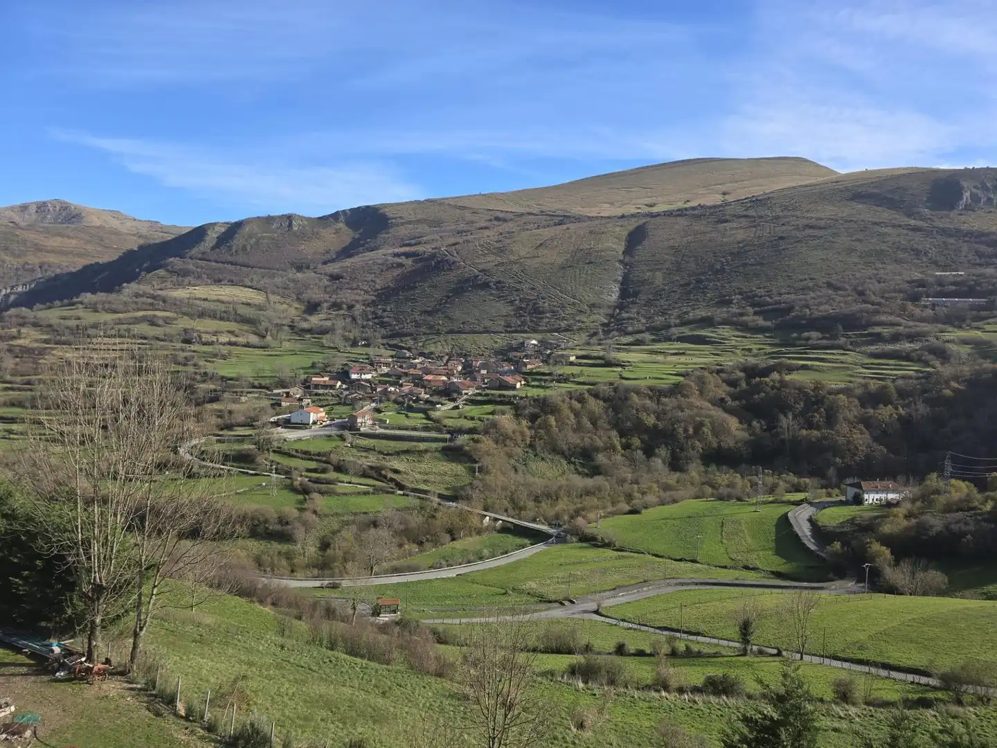 Vista exterior de Casa o chalet en venta en Tudanca con Amueblado y Balcón