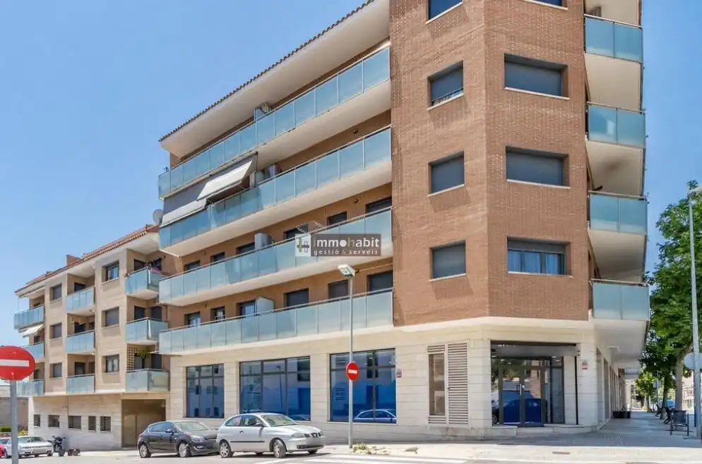 Pis amb ascensor en venda a Tàrrega