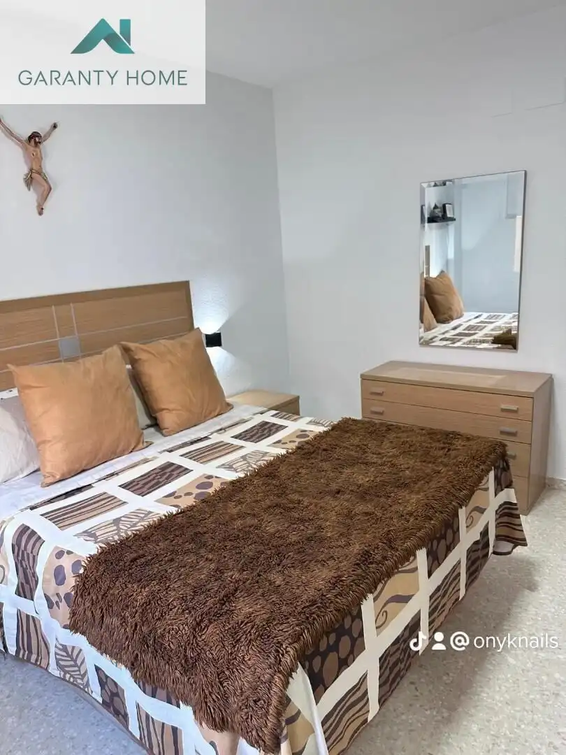 Dormitori de Casa adosada en venda en Alhaurín de la Torre amb Aire condicionat, Calefacció i Moblat