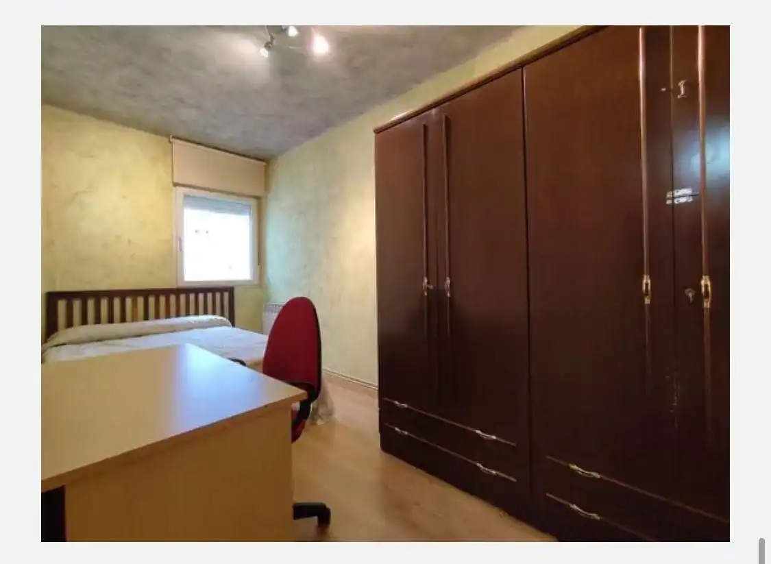 Bedroom of Flat for rent in Salamanca  with Air Conditioner, Heating and Furnished