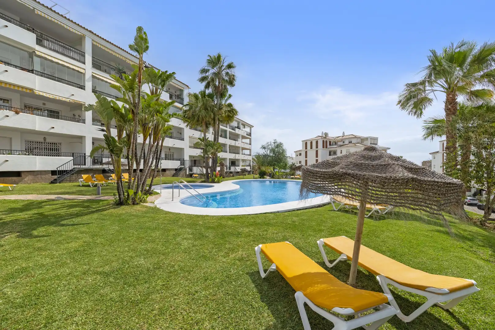 Jardín de Planta baja en venta en Mijas con Aire acondicionado, Terraza y Piscina