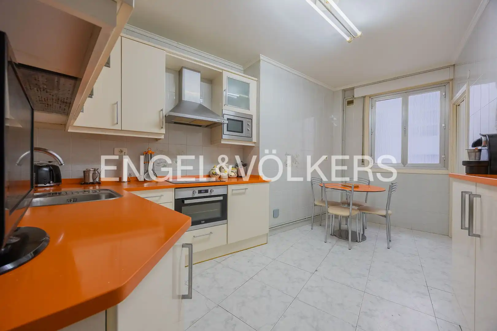 Küche von Wohnung zum Verkauf in Bilbao  mit Heizung und Balkon
