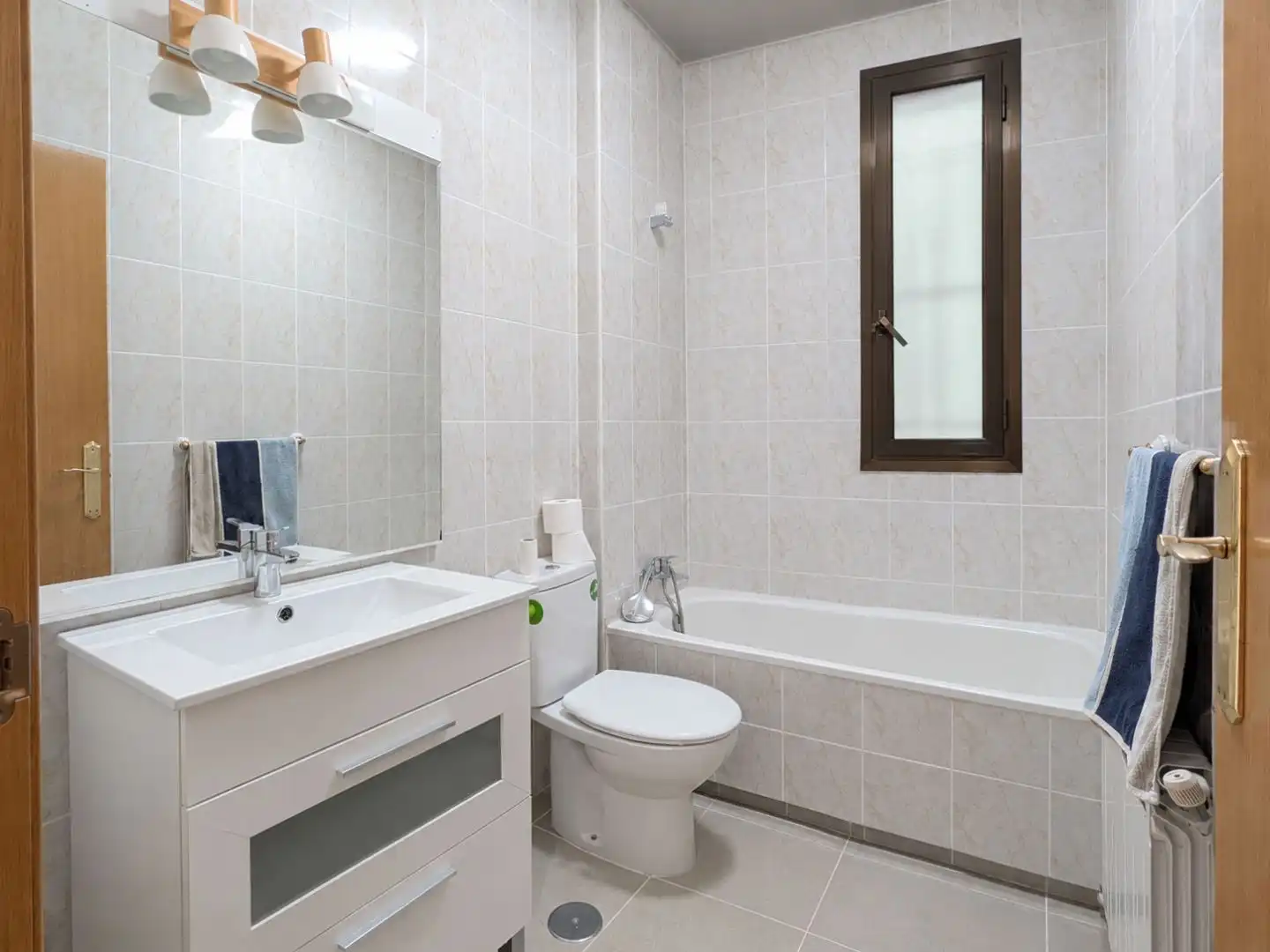 Baño de Piso en venta en  Madrid Capital