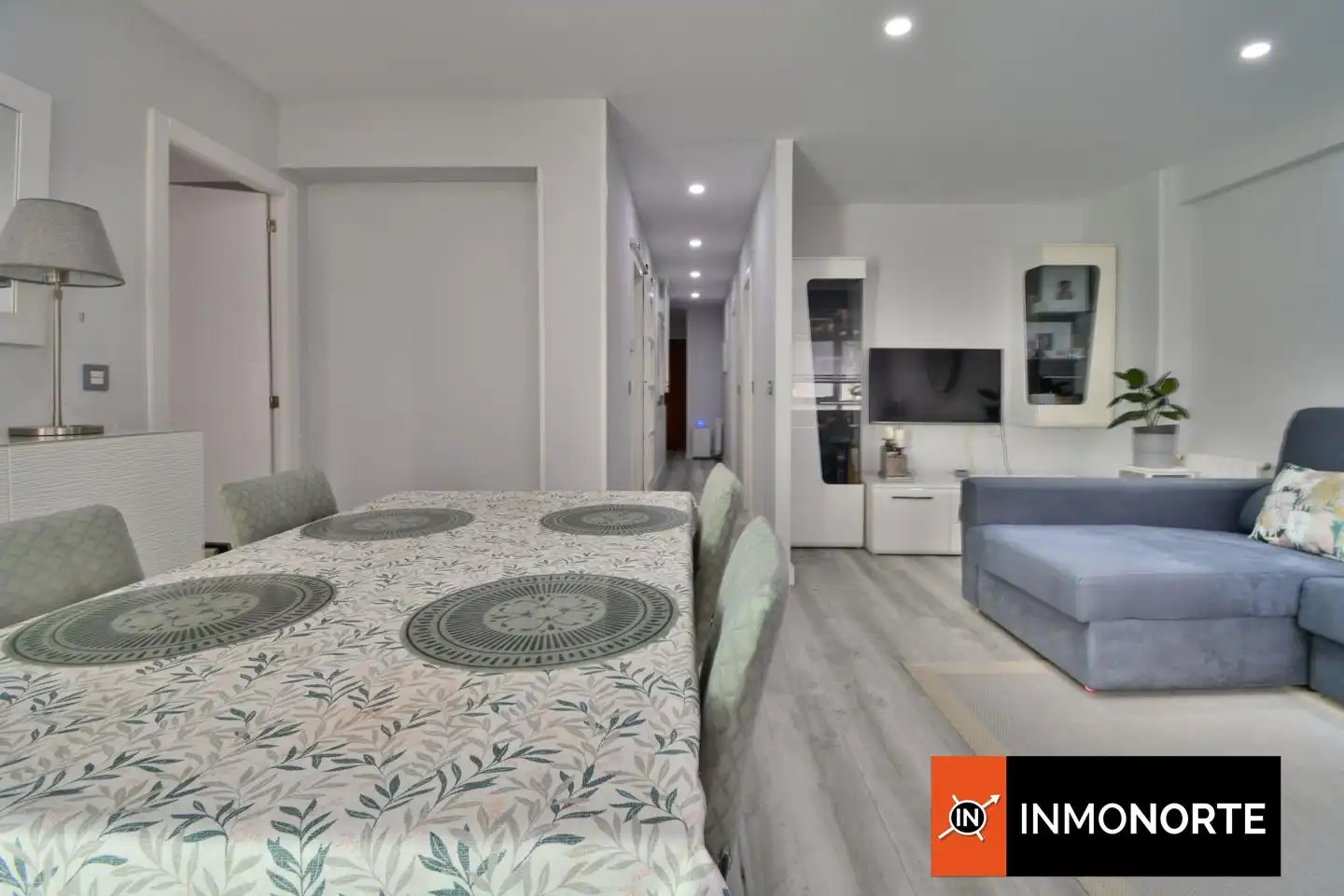 Piso en venta en Laredo con Calefacción, Trastero y Amueblado