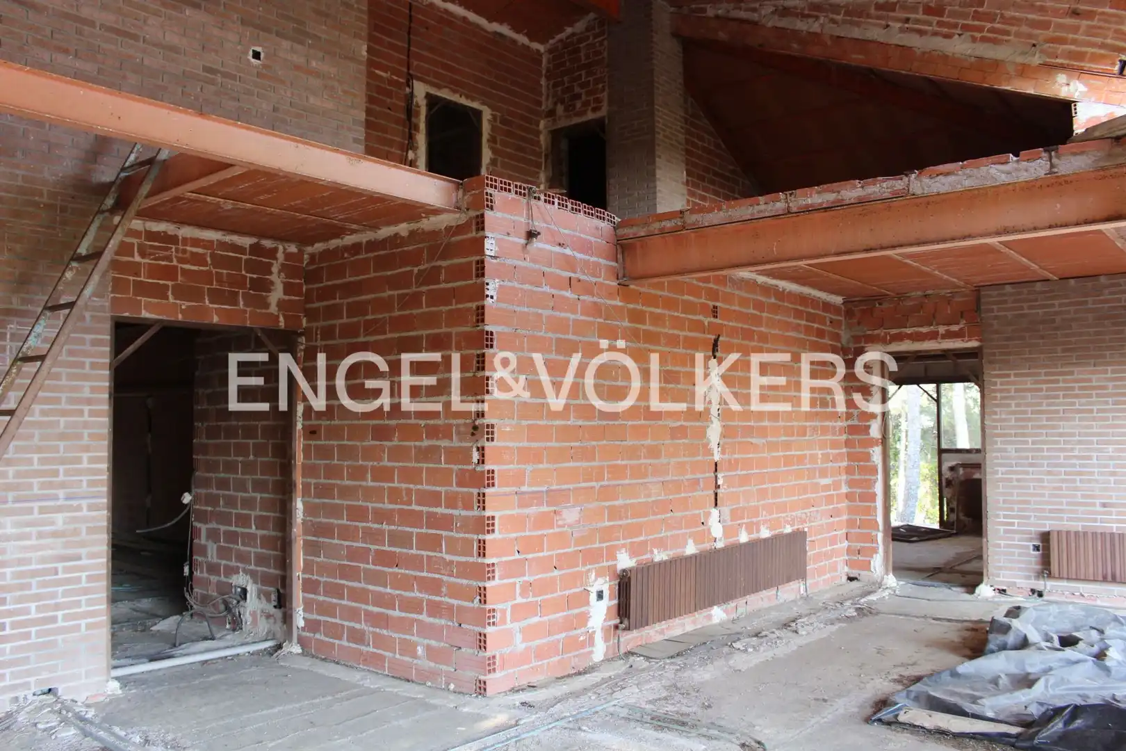Vista exterior de Casa o chalet en venta en Cabanillas de la Sierra con Calefacción, Jardín privado y Piscina
