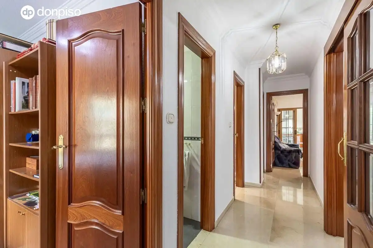 Flat for sale in Granada