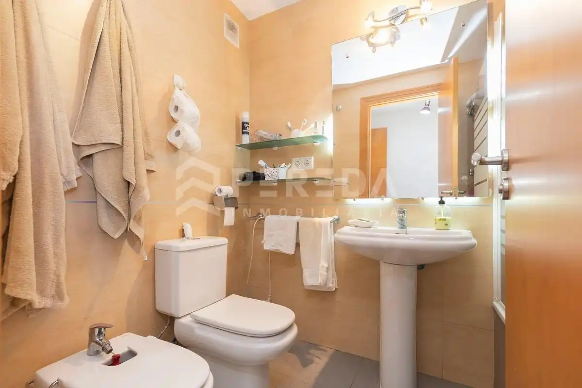 Bathroom of Flat for sale in Roquetas de Mar  with Air Conditioner, Terrace and Furnished