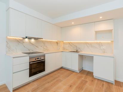 Kitchen of Duplex to rent in  Barcelona Capital  with Heating, Oven and Community pool