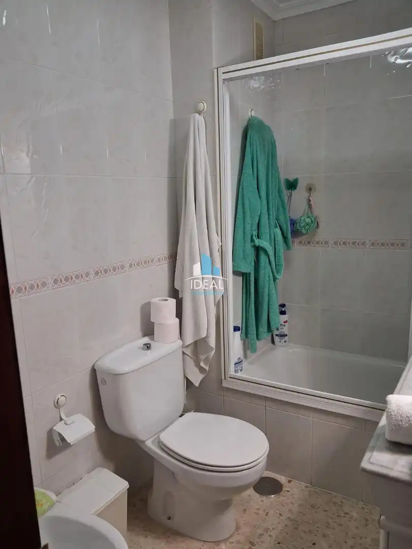 Bathroom of Flat for sale in Don Benito  with Air Conditioner, Heating and Furnished