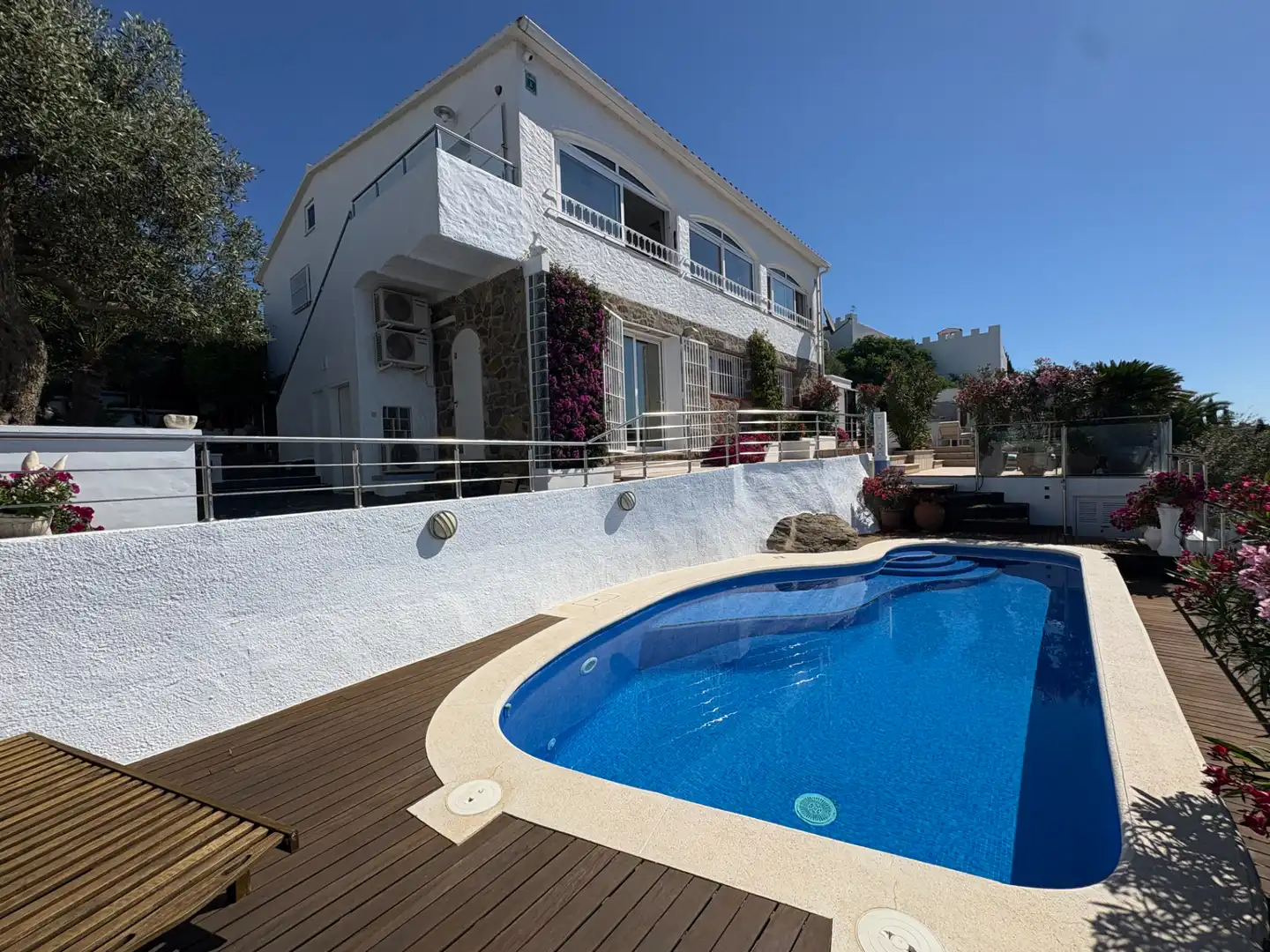 Piscina de Casa o xalet en venda en Roses amb Aire condicionat, Calefacció i Jardí privat