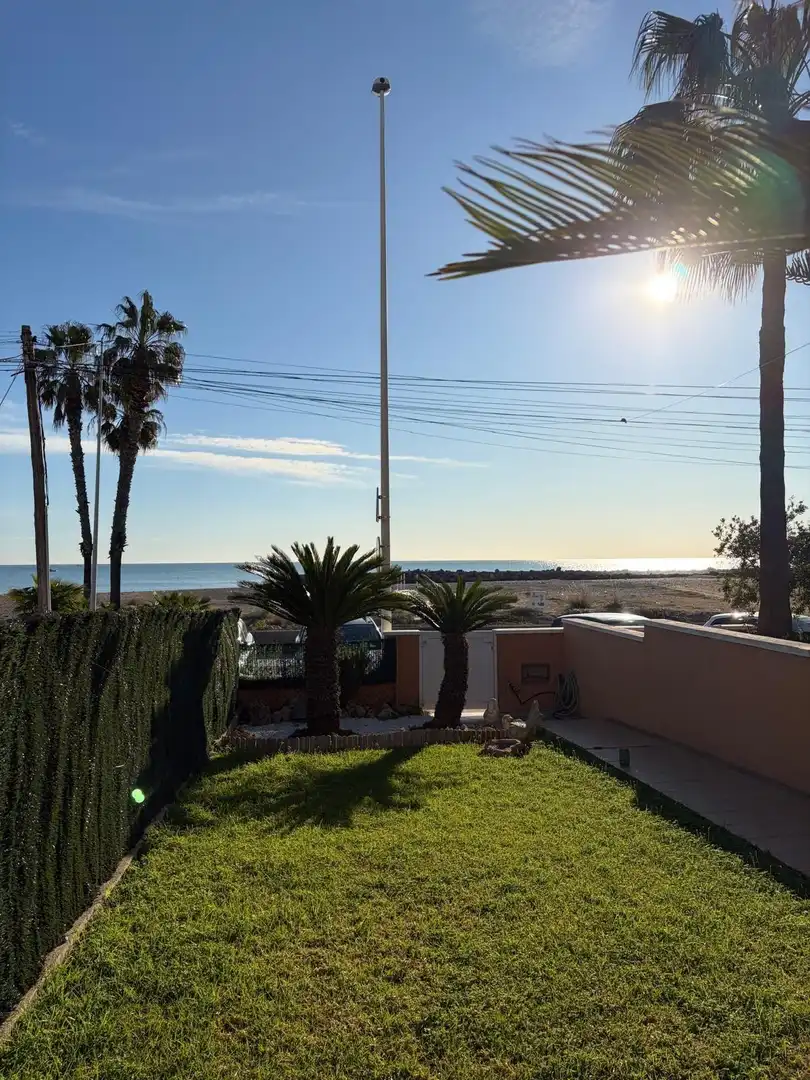Vista exterior de Casa o xalet en venda en Almazora / Almassora amb Terrassa i Traster