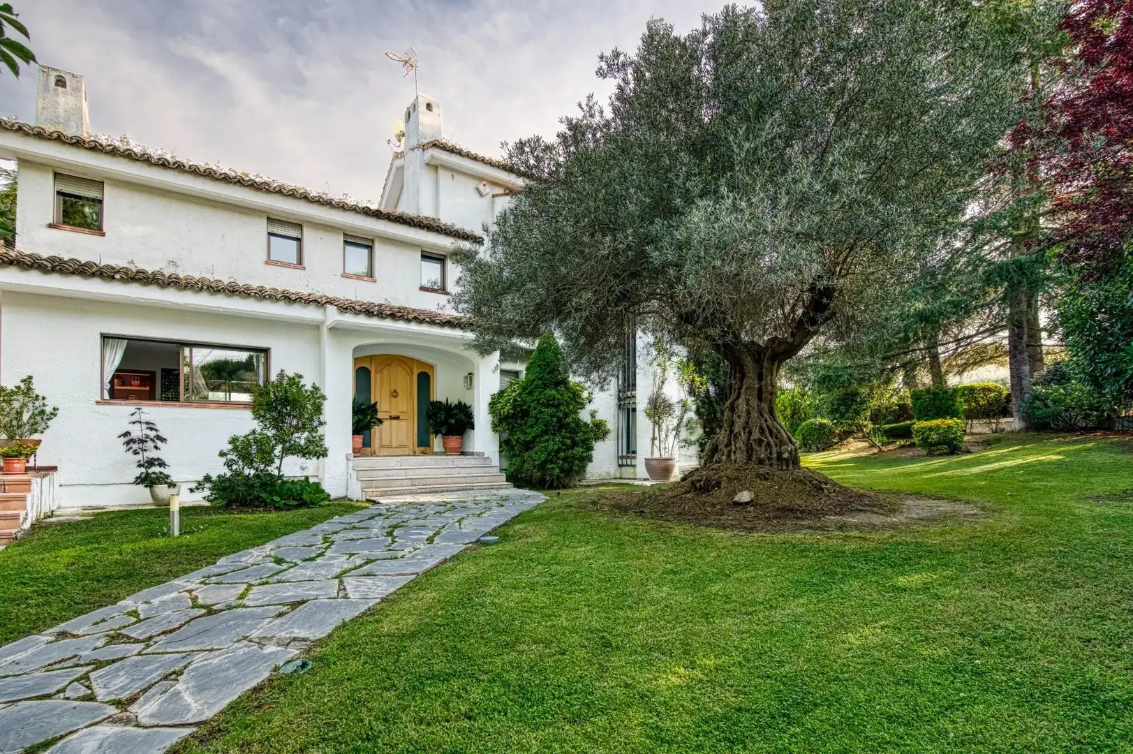 Detached house with terrace for sale in Calle del Valle de Tobalina, imagen 3