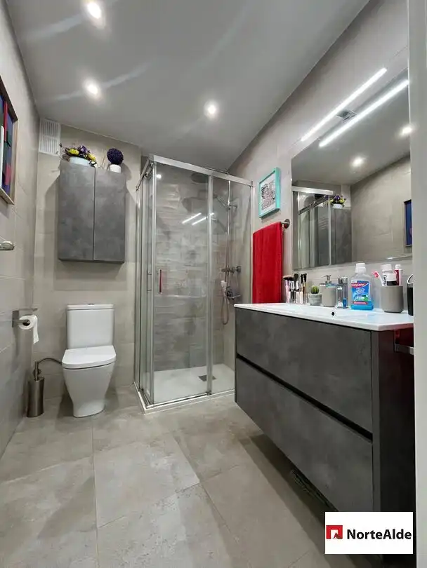 Flat with lift for sale in Bagatza - San Vicente