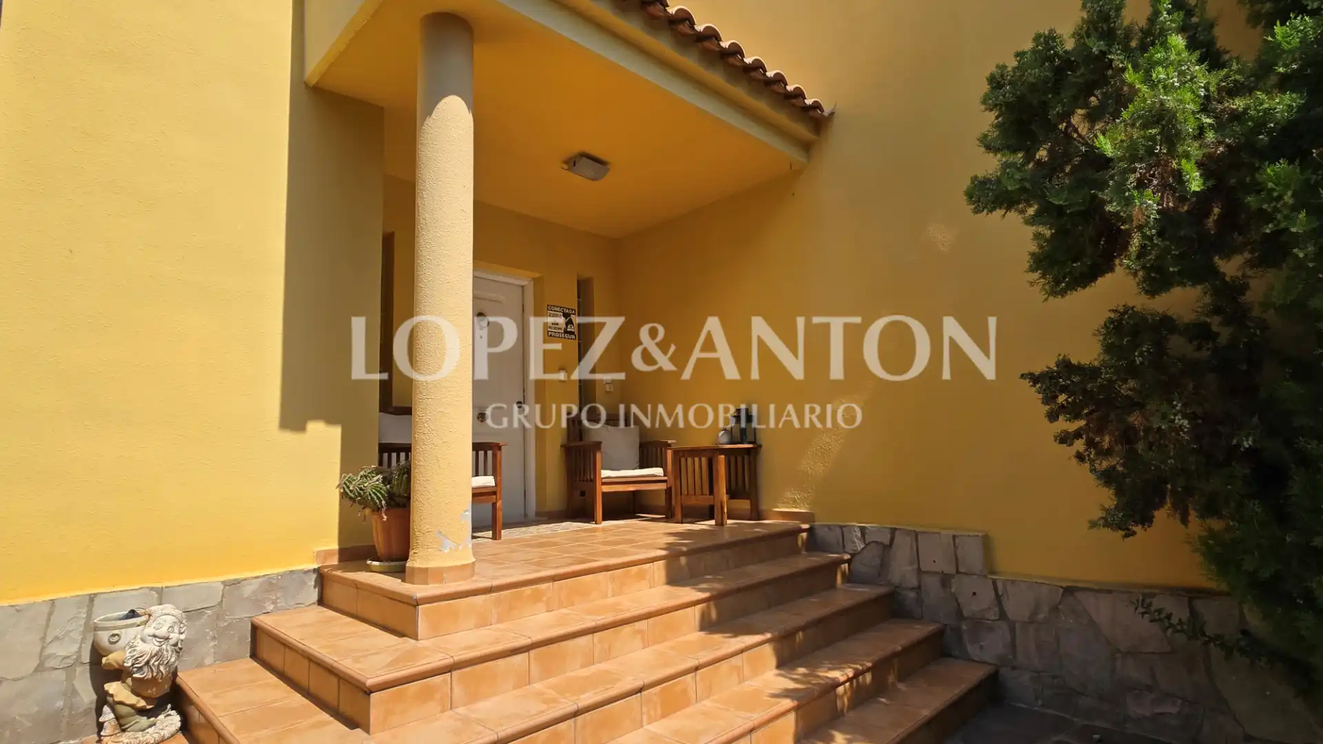 Exterior view of Houses for sale in L'Eliana  with Heating, Private garden and Terrace