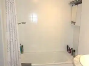 Baño de Piso de alquiler en Gijón  con Calefacción, Parquet y Amueblado
