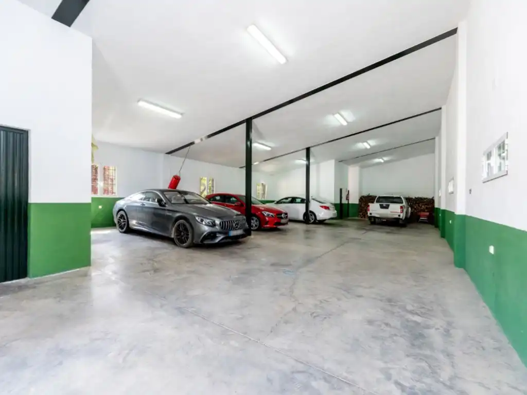 Parking de Casa o chalet en venta en Espinoso del Rey con Terraza, Piscina y Amueblado