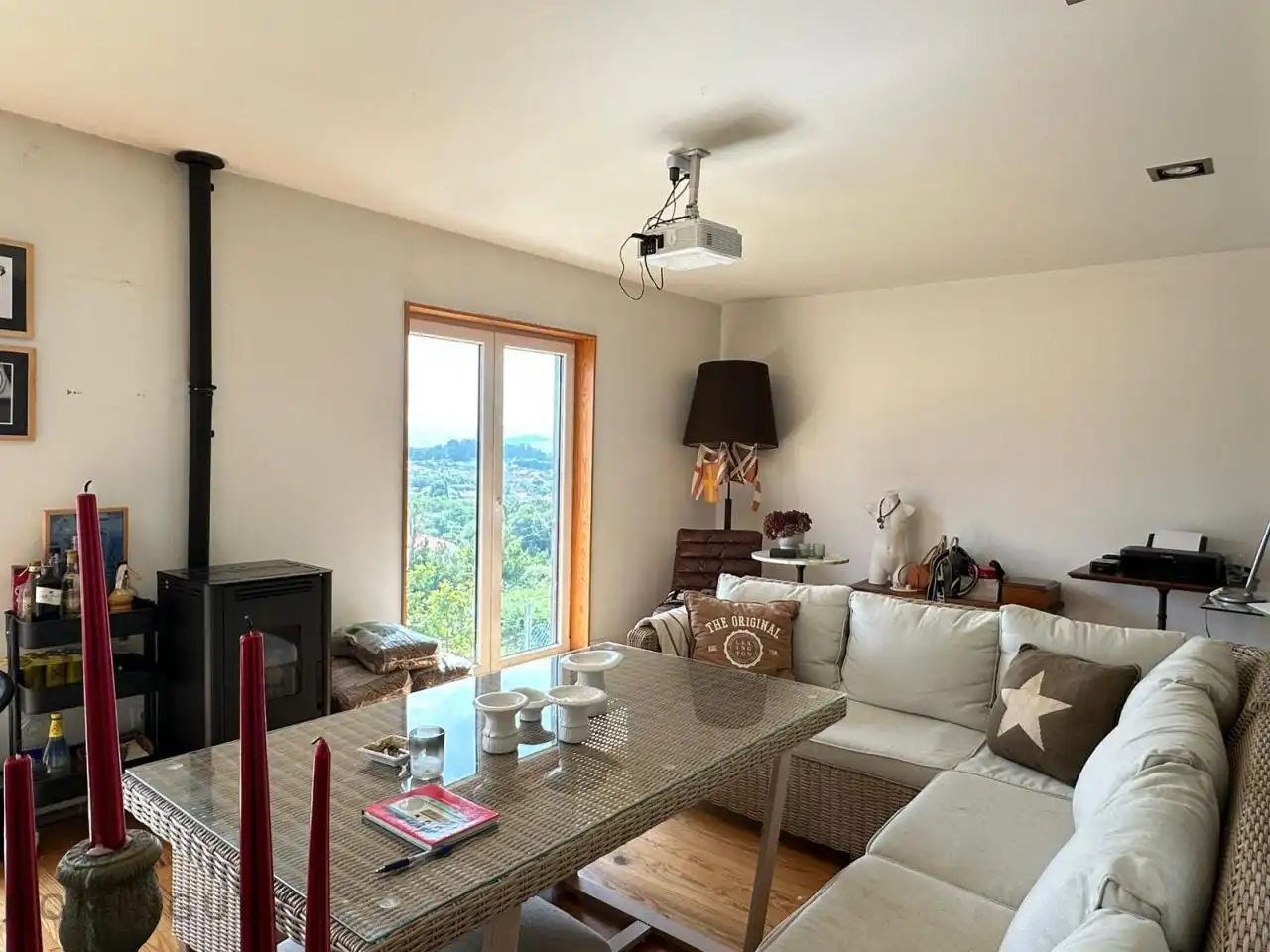 Sala d'estar de Casa o xalet de lloguer en Cangas  amb Calefacció i Jardí privat