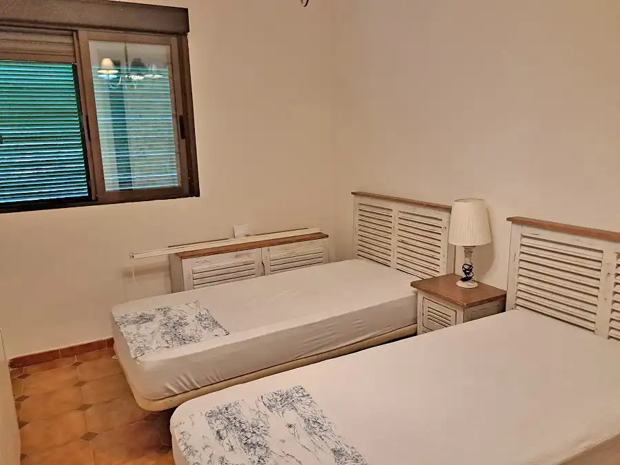 Schlafzimmer von Haus oder Chalet zum Verkauf in Navalagamella mit Heizung, Privatgarten und Parkett
