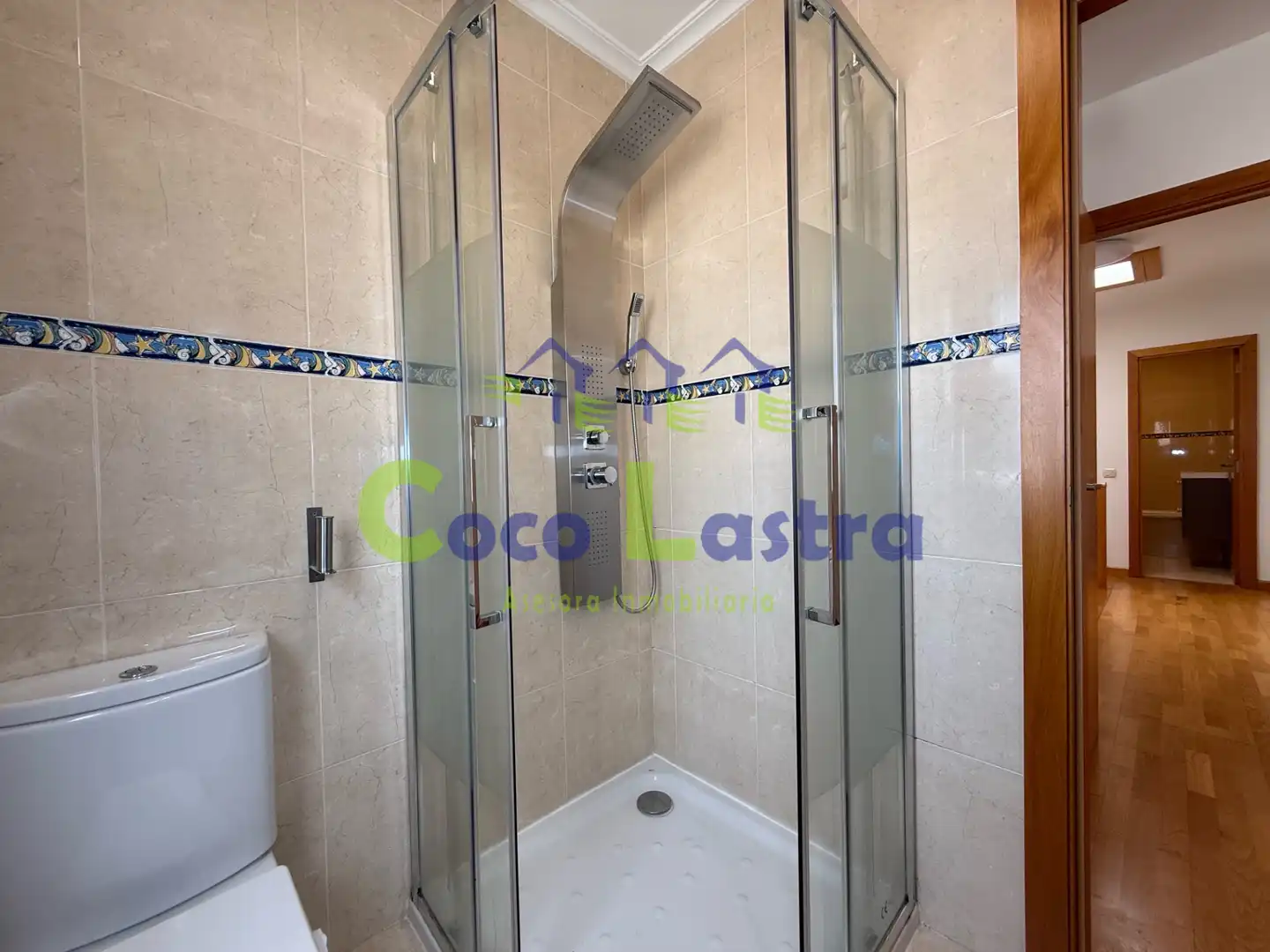 Badezimmer von Einfamilien-Reihenhaus zur Miete in Doñinos de Salamanca mit Heizung, Privatgarten und Ofen