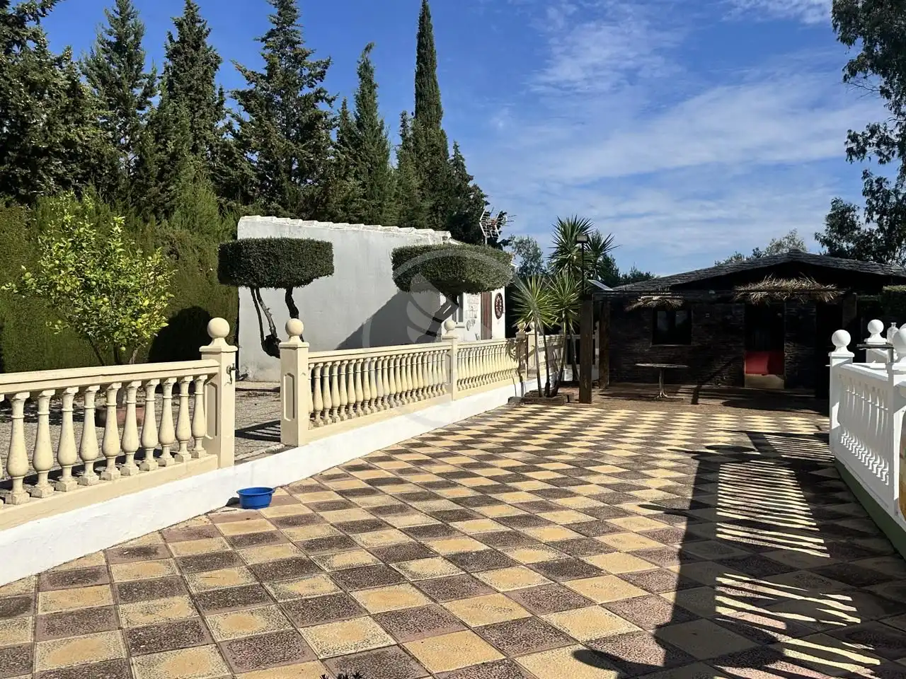 Jardí de Finca rústica en venda en Linares amb Jardí privat, Terrassa i Piscina