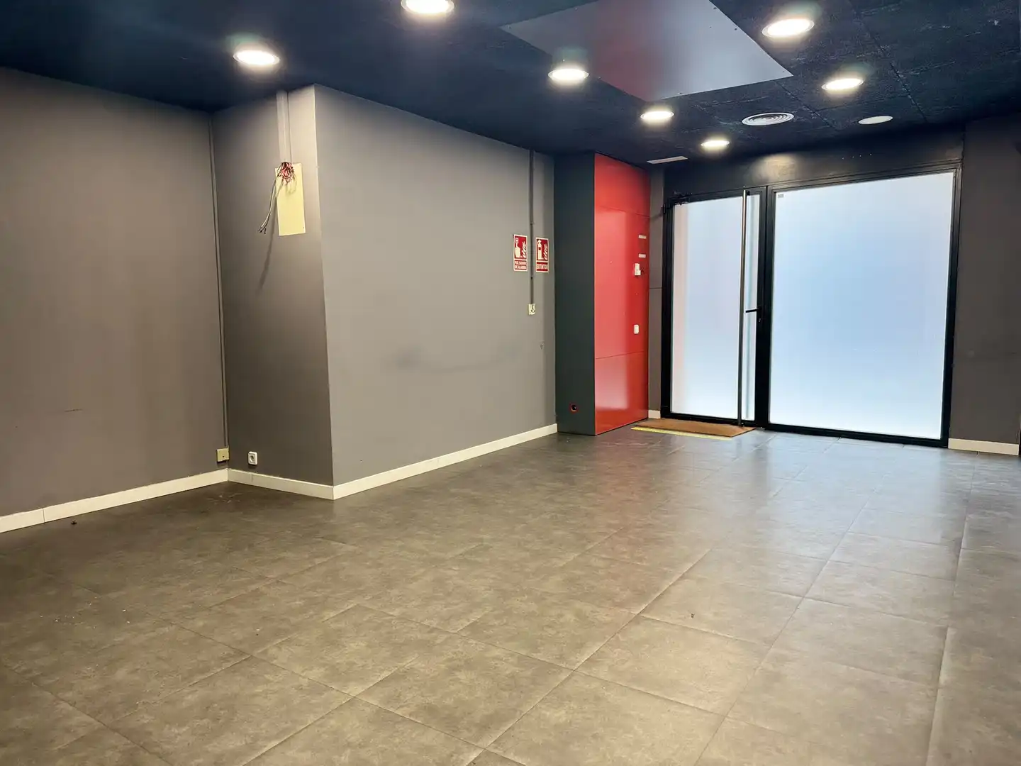 Local comercial en venda a Plaza Adrià 5, imagen 3