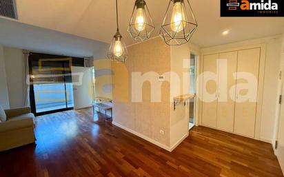 Living room of Flat for sale in Sabadell  with Air Conditioner, Heating and Parquet flooring