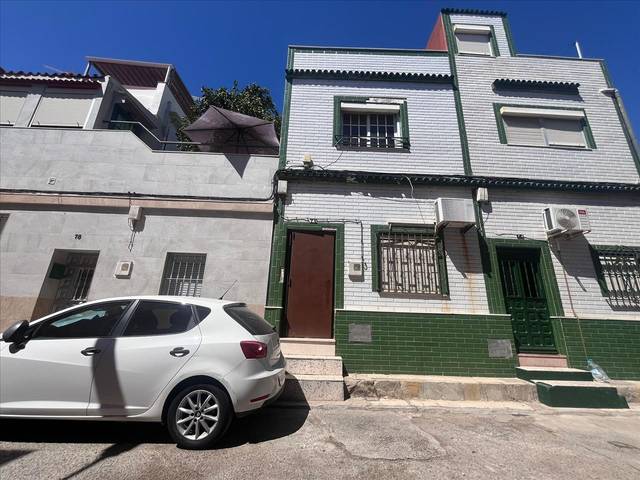 Casa adosada en Venta en CL SANTANDER  en Bajadilla - Fuente Nueva