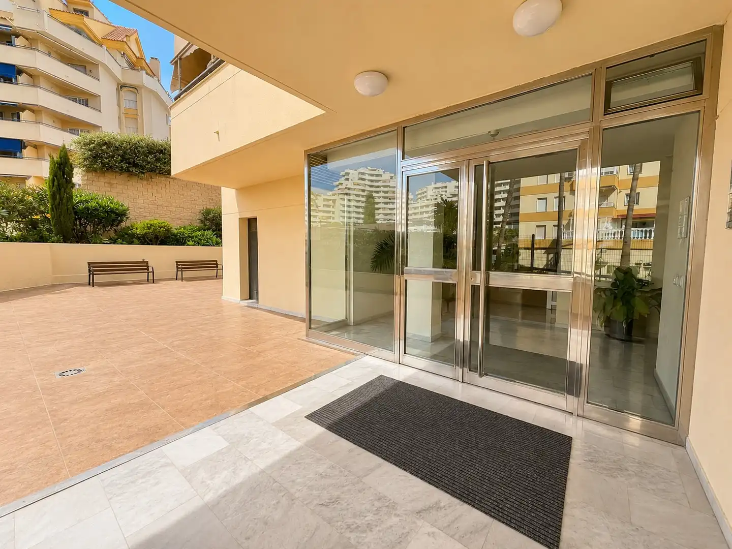 Planta baja en venta en Benalmádena con Piscina comunitaria