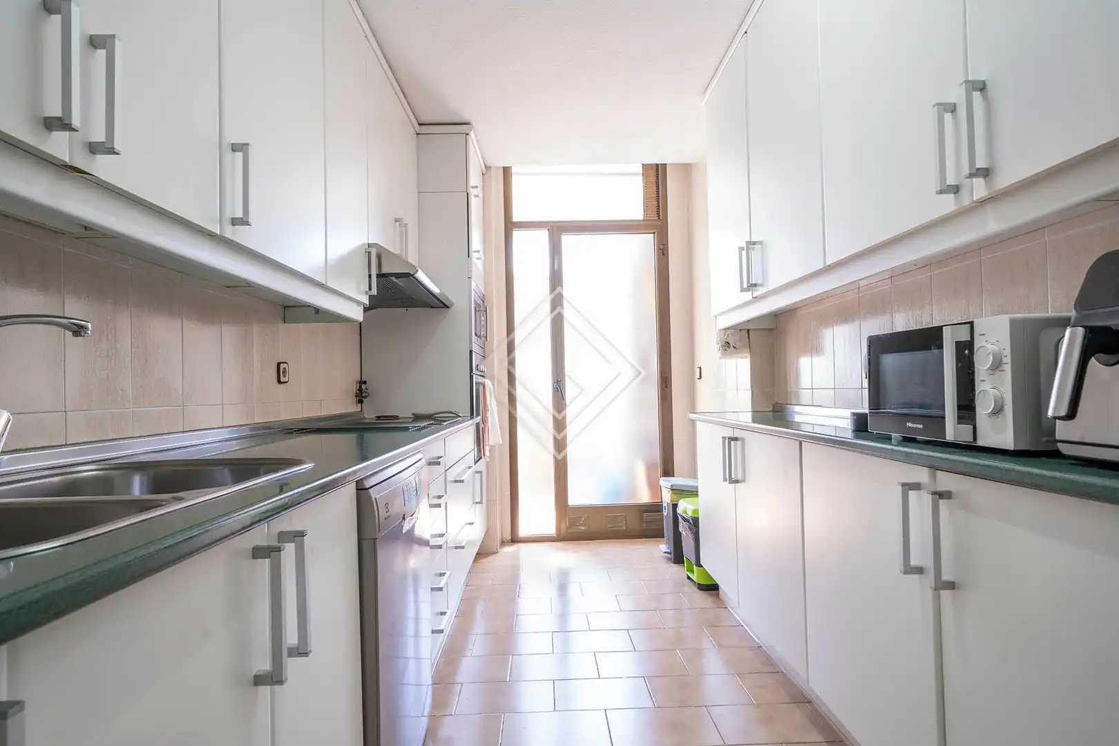Cocina de Piso en venta en Madrid con Jardín privado, Terraza y Piscina comunitaria