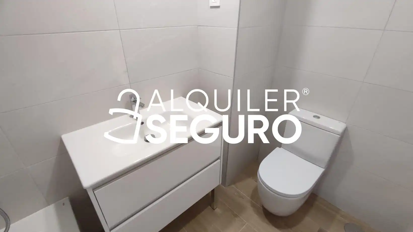 Bathroom of Flat for rent in Tres Cantos  with Air Conditioner, Heating and Terrace