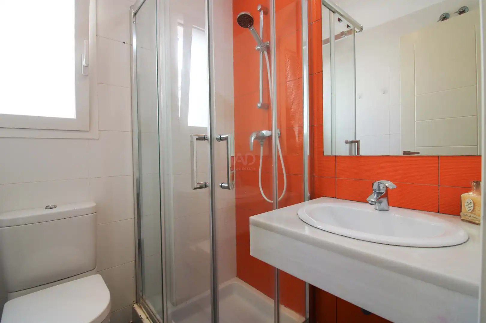 Bathroom of Flat for sale in Estepona  with Air Conditioner, Heating and Terrace