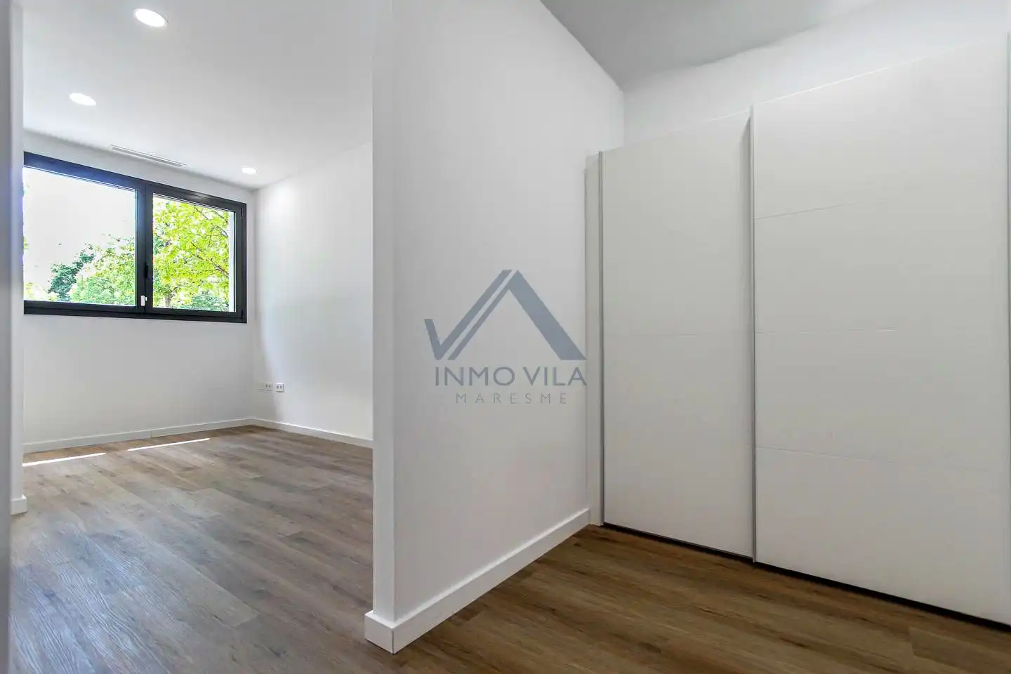 Schlafzimmer von Erdgeschoss zum Verkauf in Girona mit Klimaanlage und Terrasse