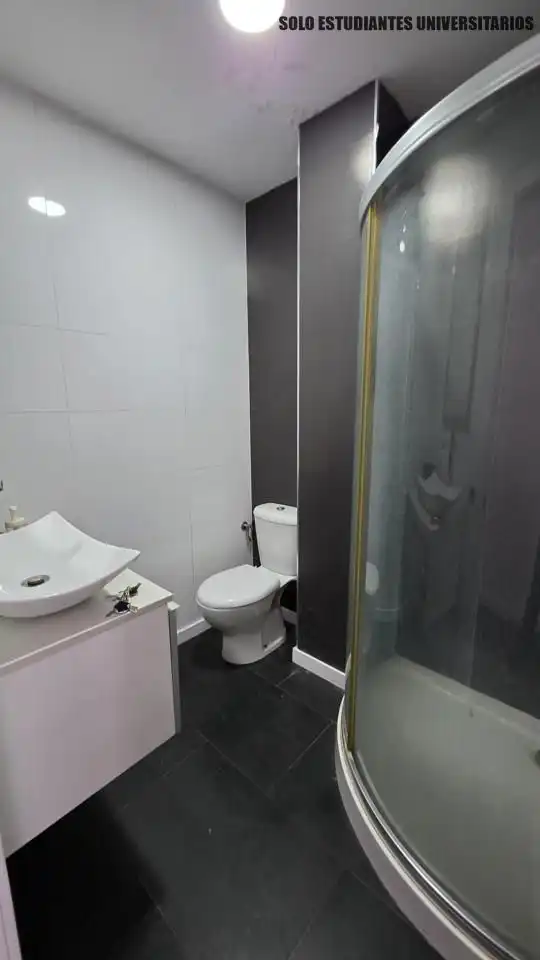 Baño de Planta baja para compartir en Terrassa con Aire acondicionado, Calefacción y Terraza