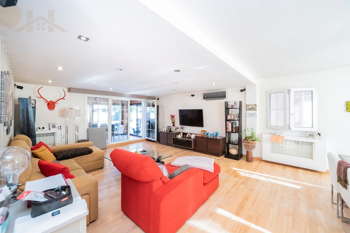 Living room of Single-family semi-detached for sale in Villanueva de la Cañada  with Heating