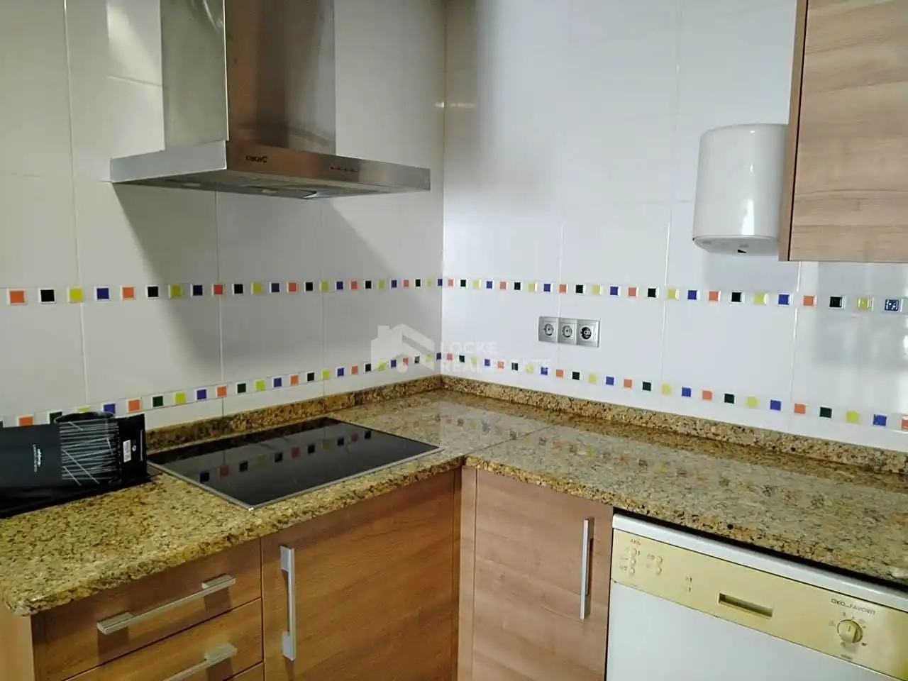 Küche von Wohnung zum Verkauf in Almazora / Almassora mit Klimaanlage, Terrasse und Möbliert