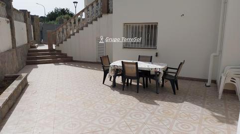 Foto 2 de Casa adosada en venda a Enric Morera, La Franquesa - Oasis Park, El Vendrell