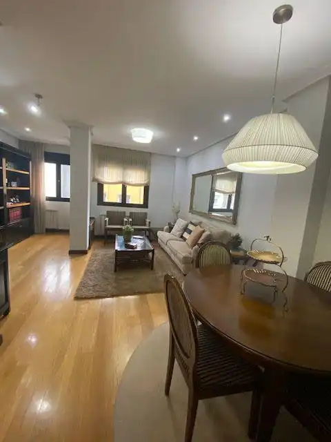 Sala de estar de Piso en venta en Oviedo  con Calefacción