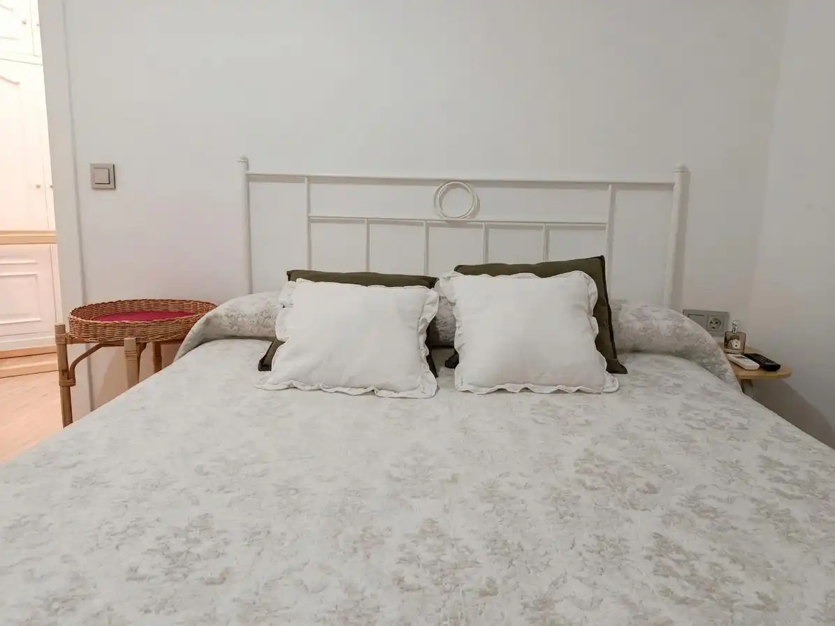 Bedroom of Flat for rent in Granada  with Air Conditioner, Heating and Private garden